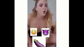 Questa ragazza è una vera porca